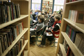 Diskusija o izdelkih za pomoč pri samostojnem gibanju gibalno oviranih oseb