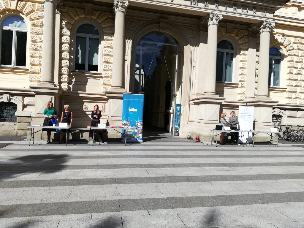 Predstavljali smo se na Uvajalnem tednu za bruce na Univerzi v Mariboru
