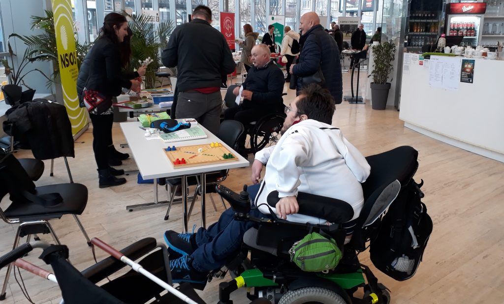 Stojnica našega društva, kjer smo se predstavljali na bazarju invalidskih organizacij.