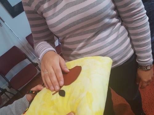 Udeleženka tipa jabolko v tipni knjigi