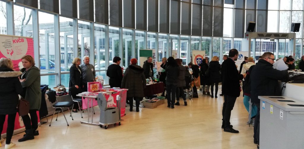 Naše društvo se je predstavljalo na bazarju invalidskih organizacij