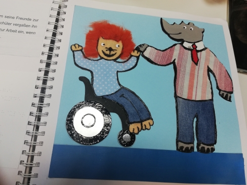 Tipna knjiga ki so jo pripravili študenti različnih študijskih smeri Univerze v Mariboru