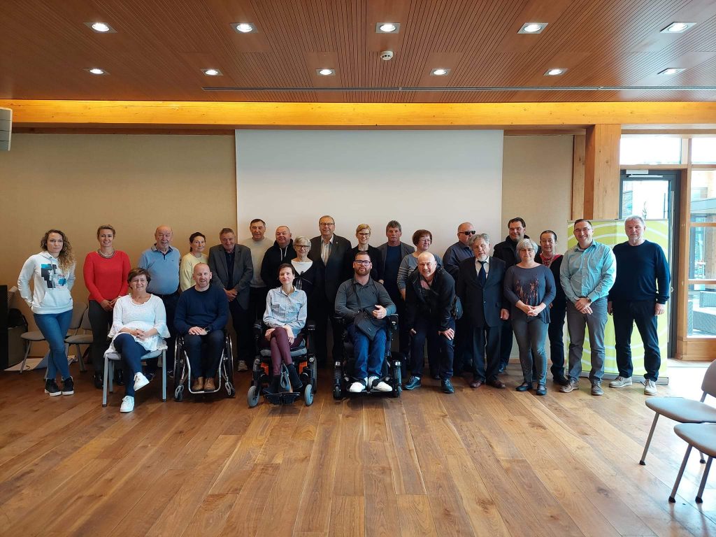 Sekretar in predsednik društva sta se udeležila posveta invalidskih organizacij v Bohinju