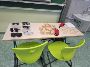 Simulacijska očala, tipni in zvočni spomin iz lesa